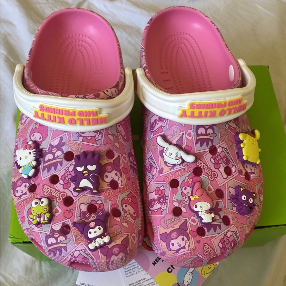 Hello kitty Crocs BNWT size 7 women